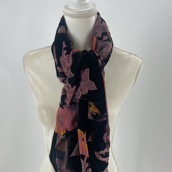 Woven heart black velvet flocked burnout fall tones duster drape close front - Picture 14 of 16